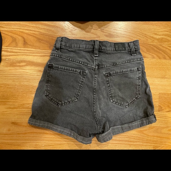 BDG black shorts size 24 - Picture 2 of 2